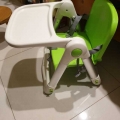 绿色儿童餐椅